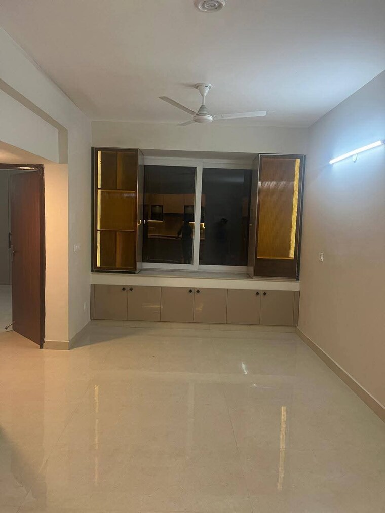 Room, emaar-the-palm-drive-the-premier-terraces 3 Bedroom 1950 Sq.Ft. Apartment In Sector 66 Gurgaon 9381532