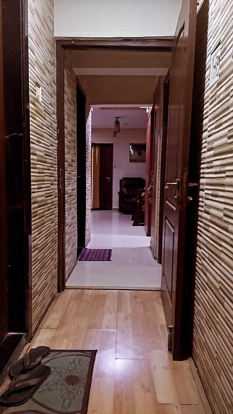 Bathroom, kandivali east Pg For Boys In Kandivali East 9381655