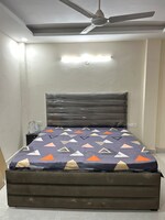 1 Rk  + Extra Room 300 Sq.Ft. Builder Floor in Sushant Vyapaar Kendra