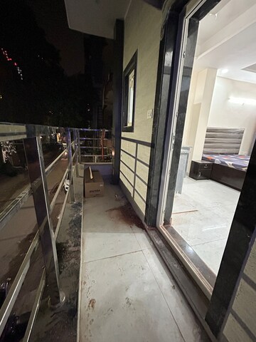 Balcony in 1 RK Builder Floor at Sushant Vyapaar Kendra, Sector 43 – for Rent