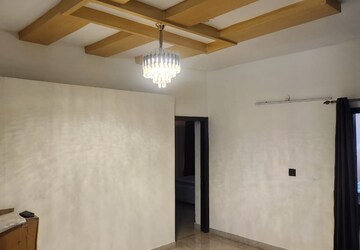 Room in 3 BHK Apartment at Onyxe Paraiso, Patiala Road – for Rent