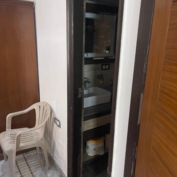Balcony in 4 BHK Builder Floor at Sector 46 – for Rent