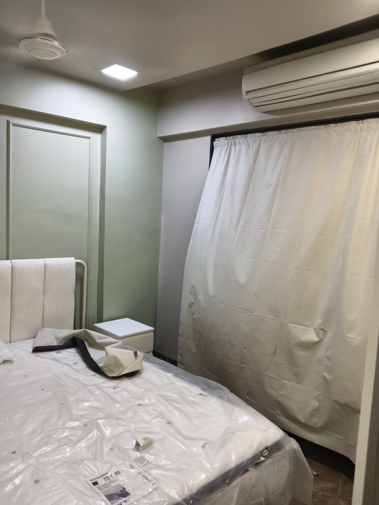 Bedroom, vile parle west 1.5 Bedroom 550 Sq.Ft. Apartment In Vile Parle West Mumbai 9381764