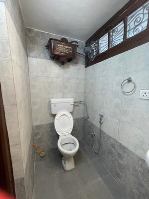 Bathroom in 1 BHK Builder Floor at Chakdalanwala – for Rent