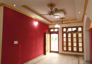 Room in 4 BHK Independent House at Gujrara Mansingh – for Sale