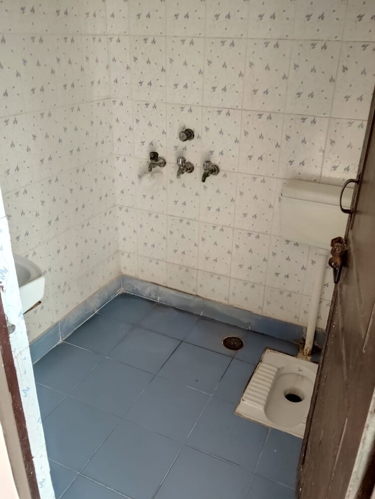Bathroom, sector 16 2 Bedroom 1250 Sq.Ft. Independent House In Sector 16 Faridabad 9381838