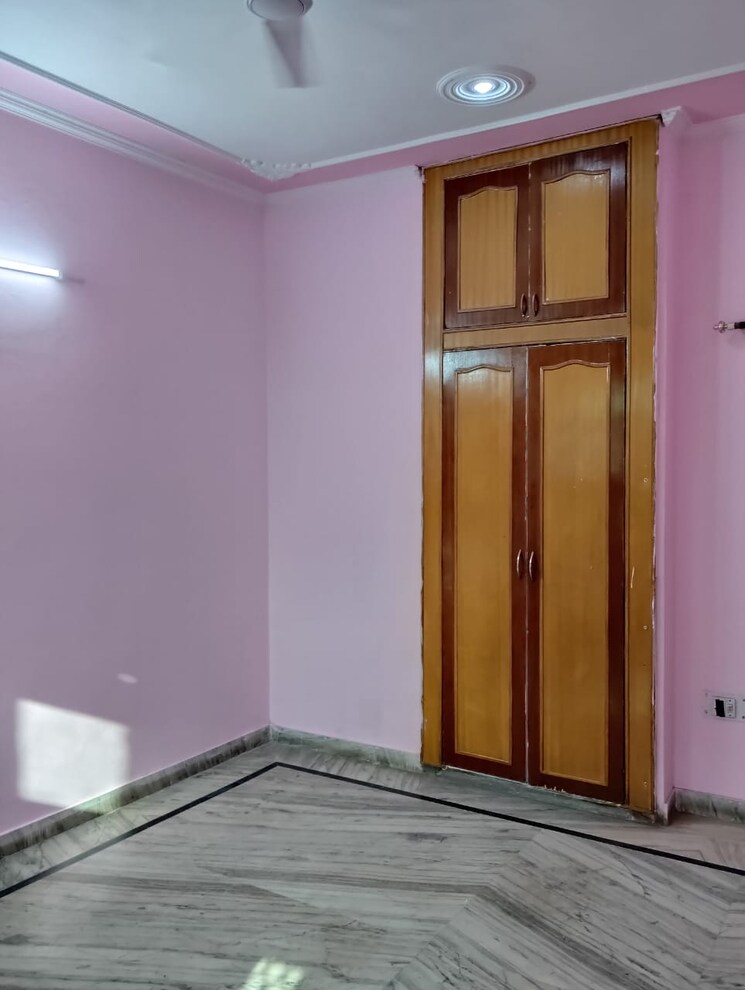 Room, sector 16 2 Bedroom 1250 Sq.Ft. Independent House In Sector 16 Faridabad 9381838