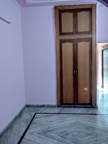 Room in 2 BHK Independent House at Sector 16 – for Rent