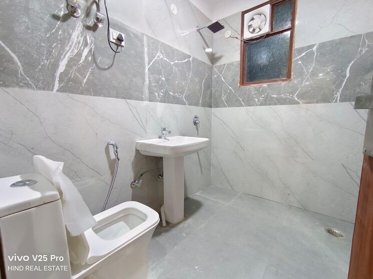Bathroom, vasant kunj 2 Bedroom 85 Sq.Yd. Builder Floor In Vasant Kunj Delhi 9381895