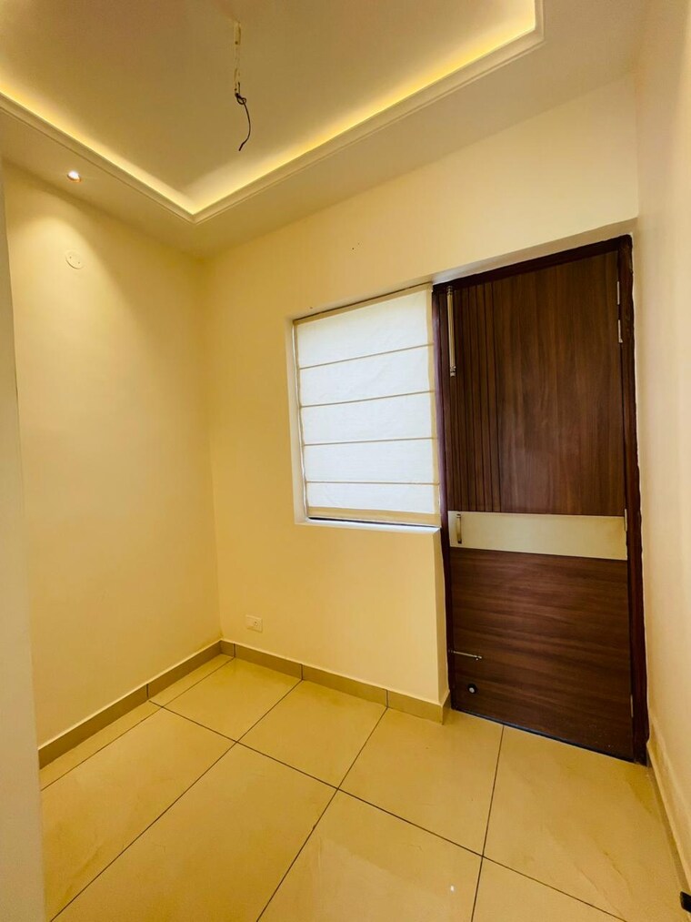 Room, sector 124 3 Bedroom 116 Sq.Yd. Villa In Sector 124 Mohali 9381900
