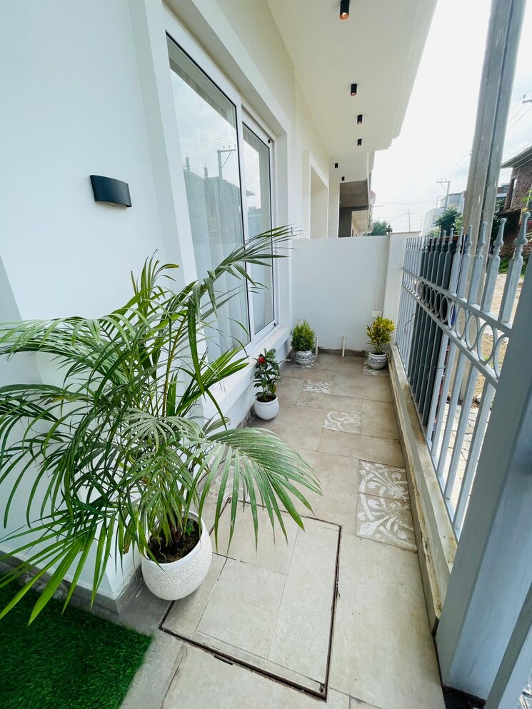 Balcony, sector 124 3 Bedroom 116 Sq.Yd. Villa In Sector 124 Mohali 9381900