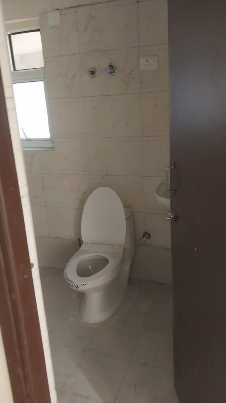 Bathroom, eureka-diya-green-city 2 Bedroom 972 Sq.Ft. Apartment In Raj Nagar Extension Ghaziabad 9381844