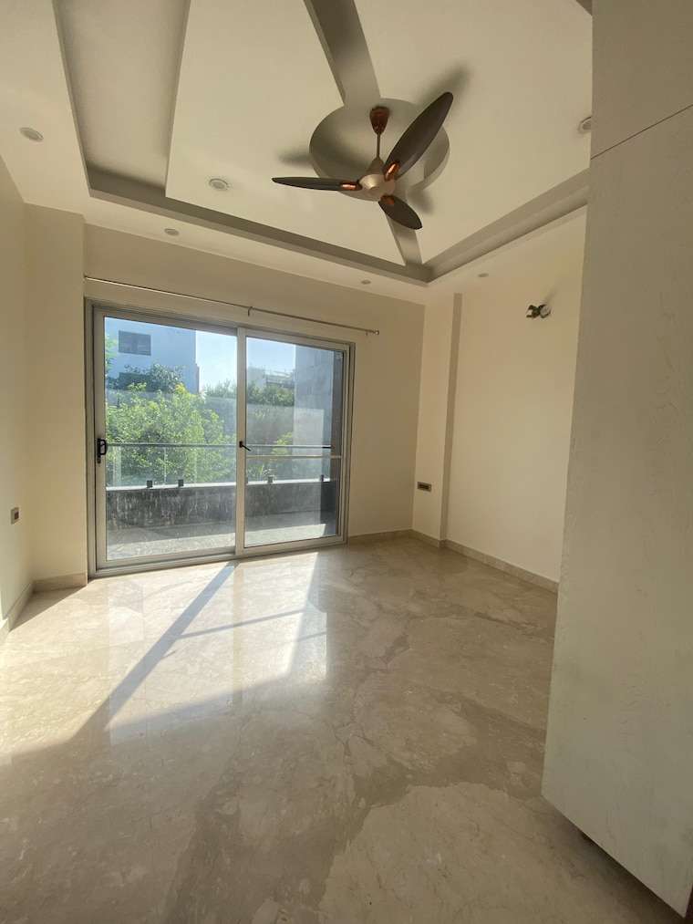 Room, sector 17 dwarka 3 Bedroom 1500 Sq.Ft. Builder Floor In Sector 17 Dwarka Delhi 9381857