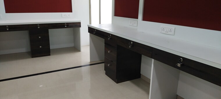 Team Area, andheri west Commercial Office Space 540 Sq.Ft. In Andheri West Mumbai 9381848