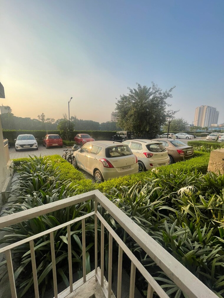 Balcony, international airport road 3 Bedroom 1350 Sq.Ft. Apartment In International Airport Road Zirakpur 9367612