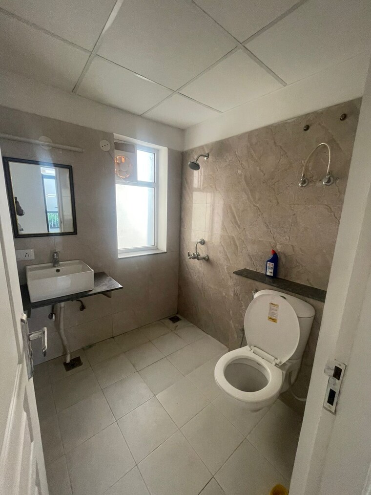 Bathroom, international airport road 3 Bedroom 1350 Sq.Ft. Apartment In International Airport Road Zirakpur 9367612