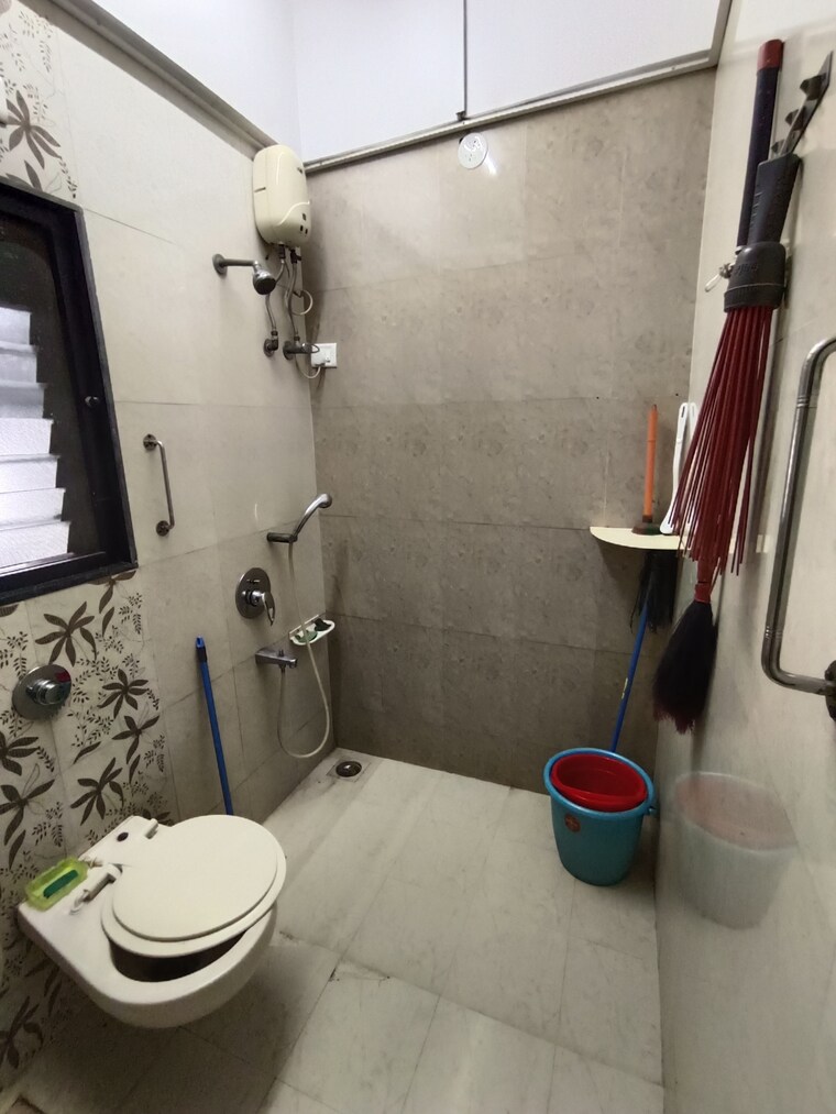 Bathroom, safal-shree-saraswati-phase-4 2 Bedroom 755 Sq.Ft. Apartment In Chembur Mumbai 9381904