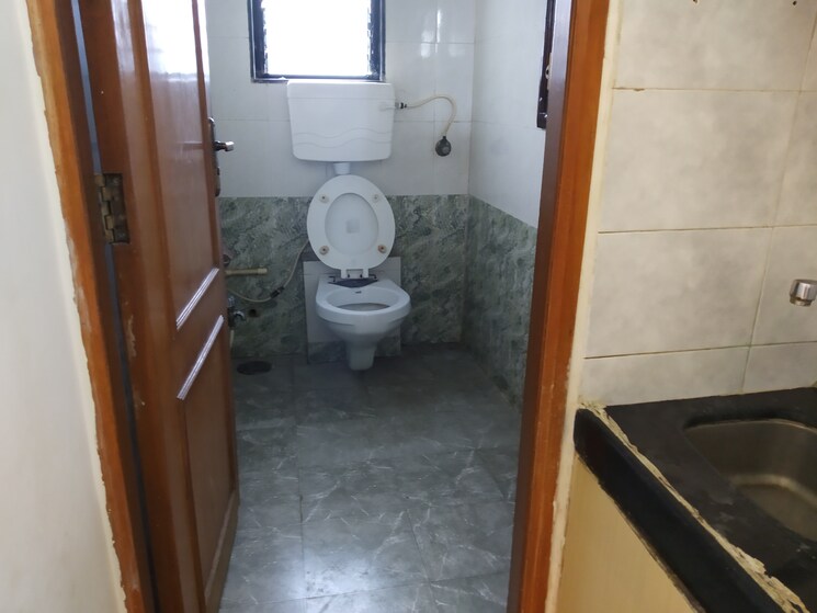 Washroom, andheri west Commercial Office Space 490 Sq.Ft. In Andheri West Mumbai 9381822