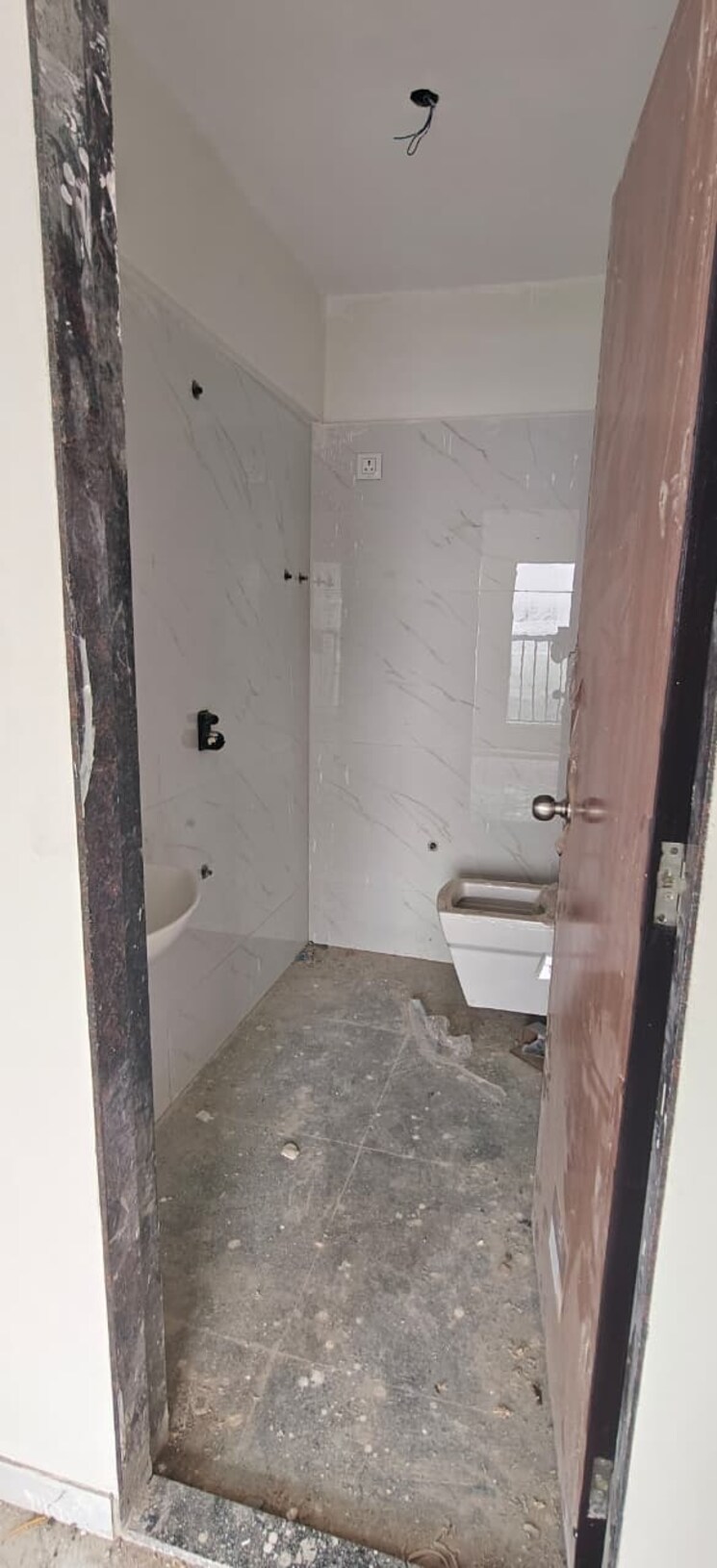 Bathroom, malad west 1 Bedroom 400 Sq.Ft. Apartment In Malad West Mumbai 9381893