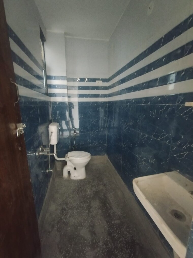 Bathroom, chattarpur 1 Bedroom 480 Sq.Ft. Builder Floor In Chattarpur Delhi 9381950
