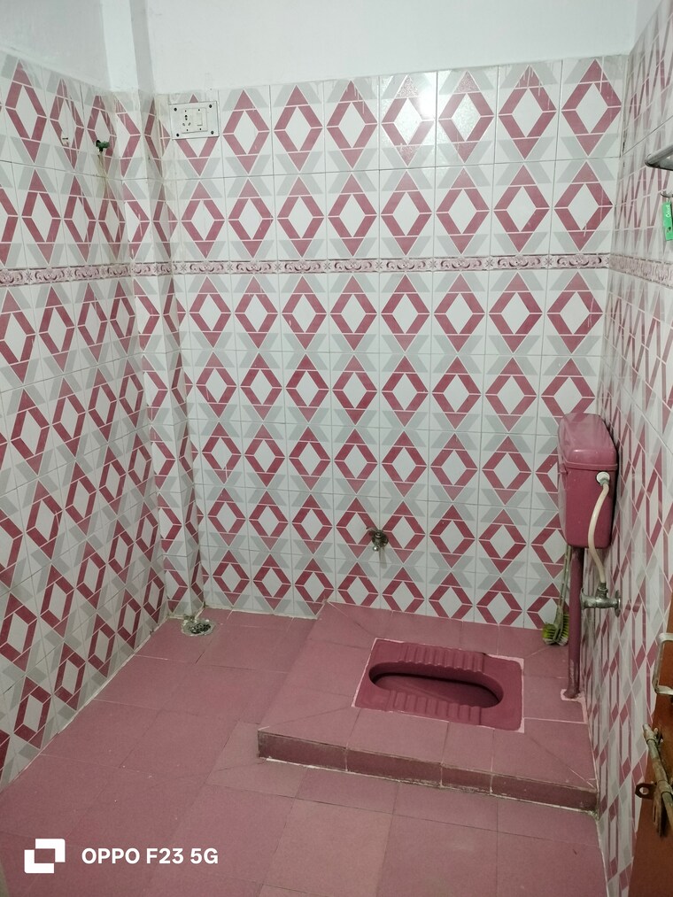 Bathroom, gomti nagar 3 Bedroom 2150 Sq.Ft. Builder Floor In Gomti Nagar Lucknow 9381979
