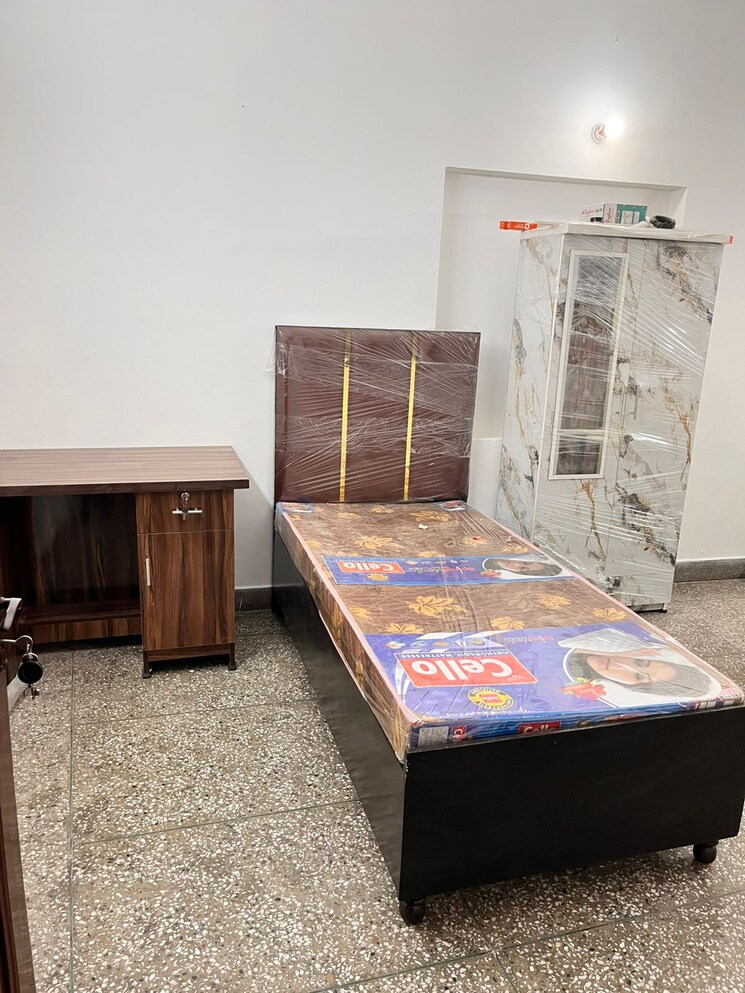 Bedroom, saket 2 Bedroom 850 Sq.Ft. Apartment In Saket Delhi 9381983