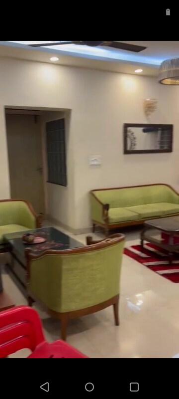 Team Area in 3.5 BHK Villa at Damodar Complex, Sector 37 – for Rent