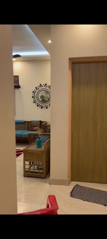 Furnished Amenities in 3.5 BHK Villa at Damodar Complex, Sector 37 – for Rent