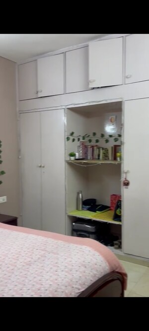 Furnished Amenities in 3.5 BHK Villa at Damodar Complex, Sector 37 – for Rent