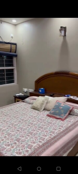 Furnished Amenities in 3.5 BHK Villa at Damodar Complex, Sector 37 – for Rent