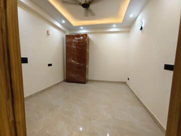 Room in 1 BHK Builder Floor at Saket – for Rent