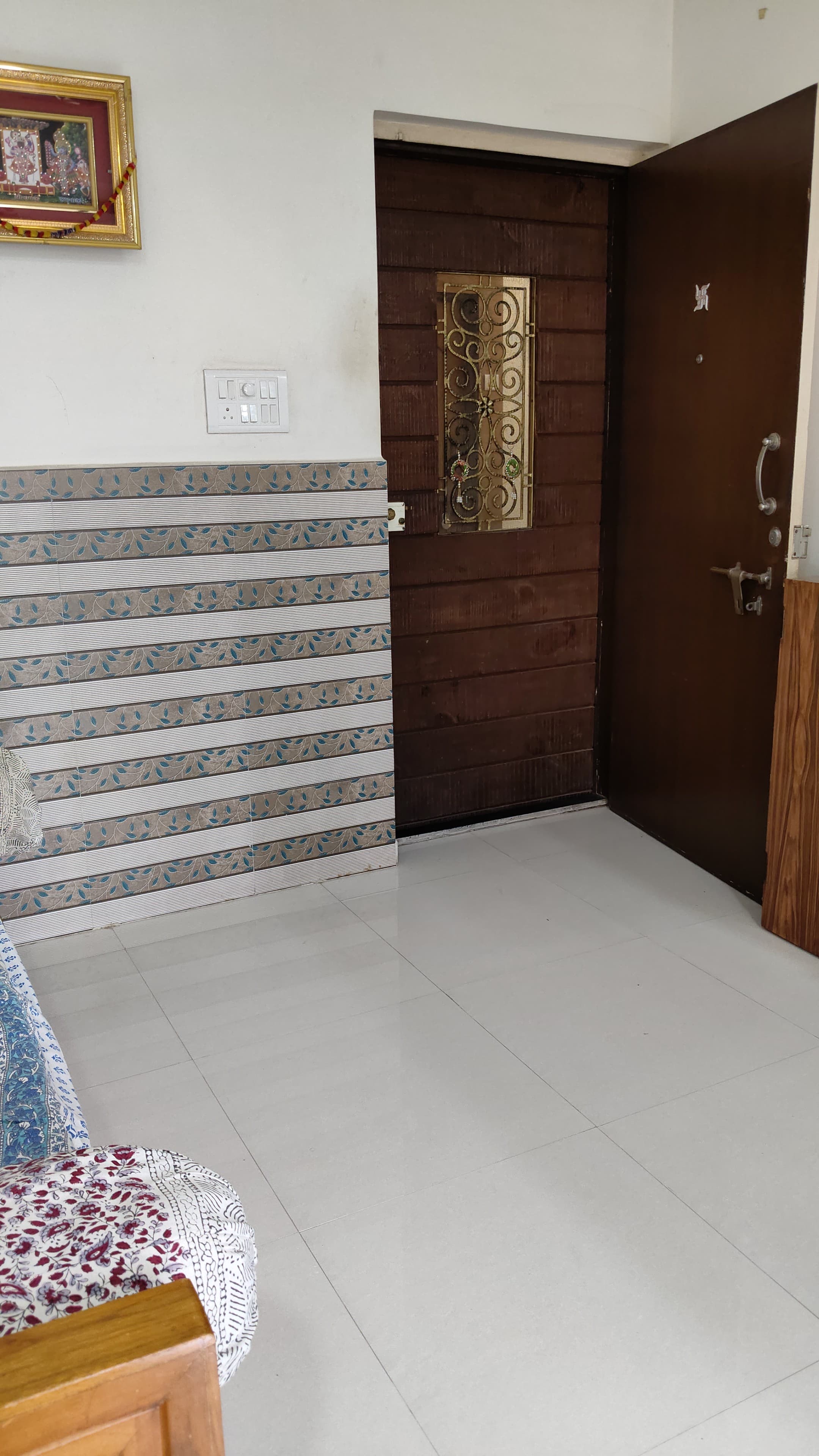 2 BHK Apartment For Sale in Pratha Pushpa Society