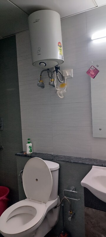 Bathroom in Studio Apartment at Viridian Plaza 106 Phase 2, Sector 106 – for Rent