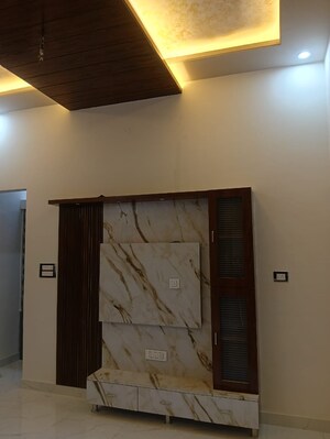 Room in 3 BHK Independent House at Kalwar Road – for Sale