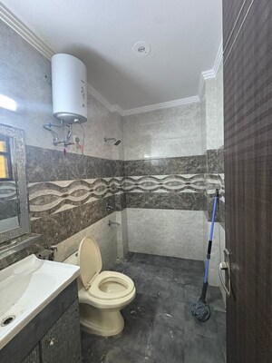 Bathroom in 2 BHK Builder Floor at Sector 38 – for Rent