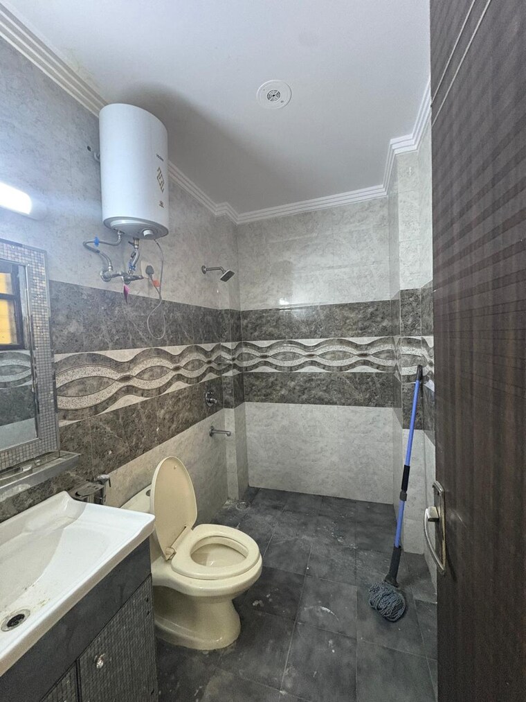 Bathroom, sector 38 2 Bedroom 1461 Sq.Ft. Builder Floor In Sector 38 Gurgaon 9382021