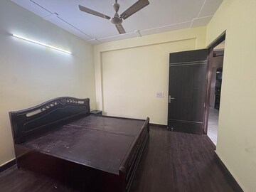 Bedroom in 2 BHK Builder Floor at Sector 38 – for Rent