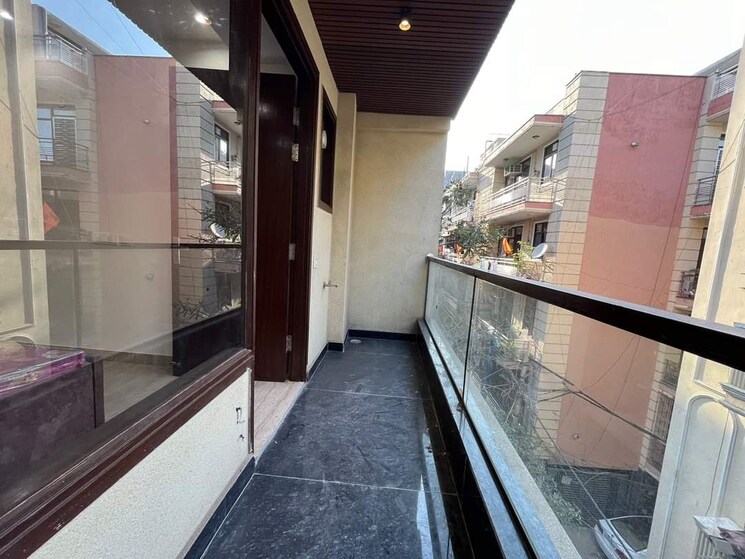 Balcony, chattarpur 3 Bedroom 1250 Sq.Ft. Builder Floor In Chattarpur Delhi 9382038