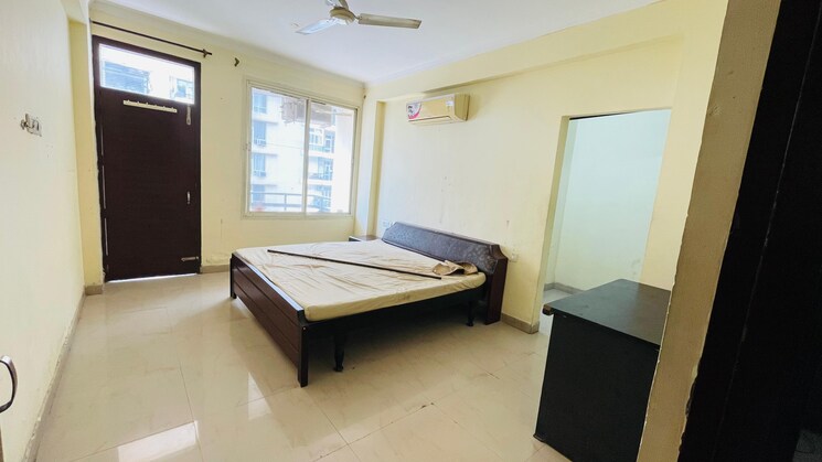 Bedroom, maya-garden-city 2 Bedroom 1350 Sq.Ft. Apartment In Lohgarh Zirakpur 9382022