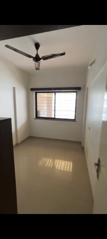 Room in 2 BHK Apartment at Kalpataru Estate, Pimple Gurav – for Sale
