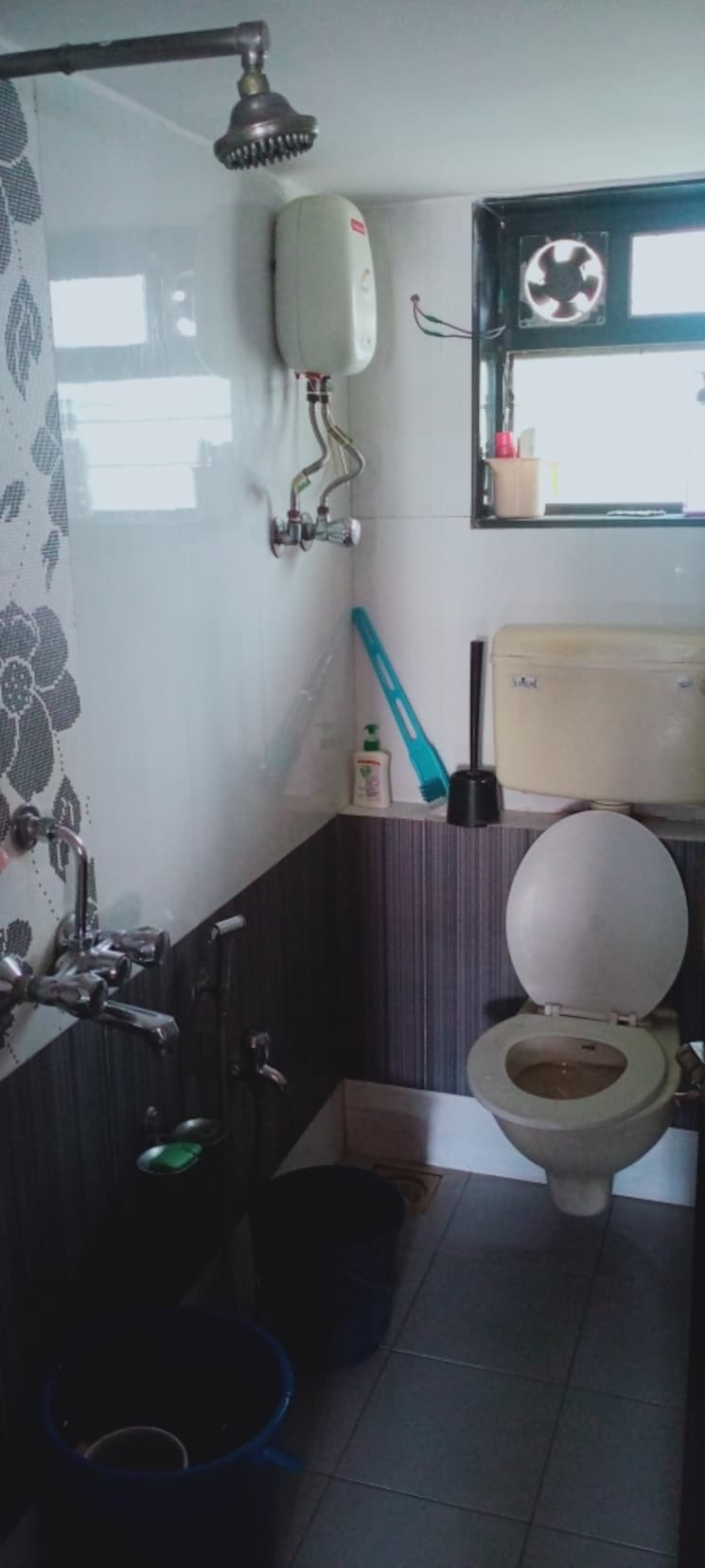 Bathroom, bindra-complex 2 Bedroom 1000 Sq.Ft. Apartment In Andheri East Mumbai 9382095