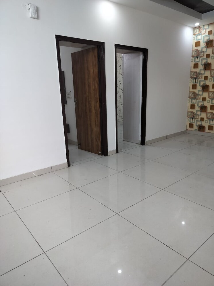 Room, dhakoli 3 Bedroom 900 Sq.Ft. Apartment In Dhakoli Zirakpur 9382085