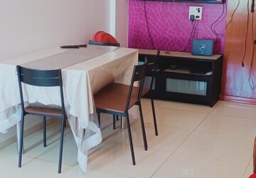 Team Area in 2 BHK Apartment at Bindra Complex, Andheri East – for Rent