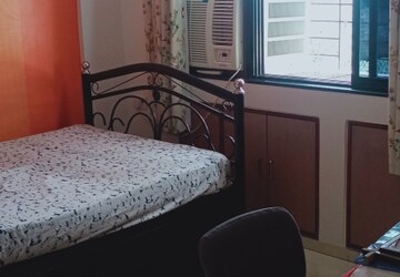Bedroom in 2 BHK Apartment at Bindra Complex, Andheri East – for Rent