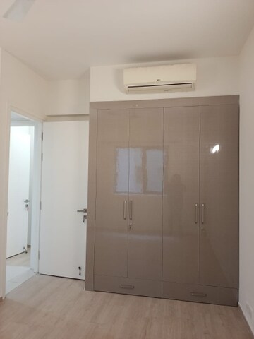 Room in 2 BHK Apartment at Ireo Skyon, Sector 60 – for Rent