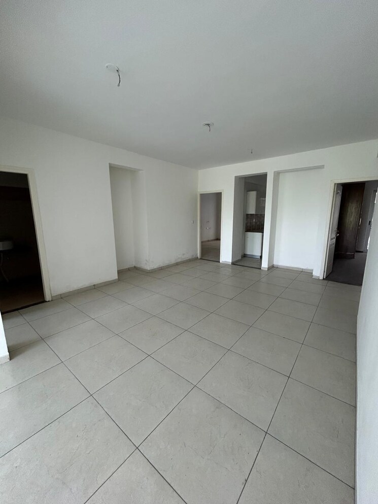 Room, ambala highway 3 Bedroom 2250 Sq.Ft. Apartment In Ambala Highway Zirakpur 9382116