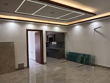 Room in 5 BHK Builder Floor at Ashoka Enclave – for Rent