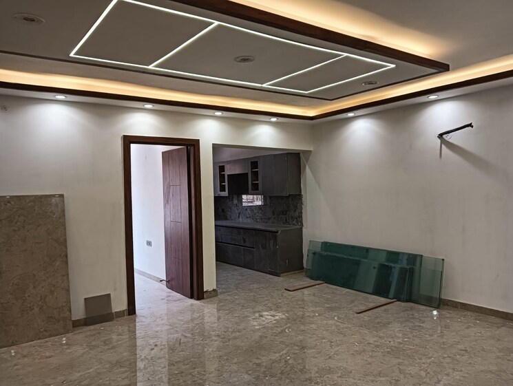 Room, ashoka enclave 5 Bedroom 4500 Sq.Ft. Builder Floor In Ashoka Enclave Faridabad 9382136