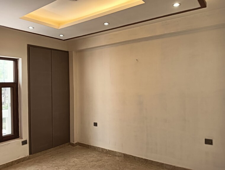 Room, ashoka enclave 5 Bedroom 4500 Sq.Ft. Builder Floor In Ashoka Enclave Faridabad 9382136