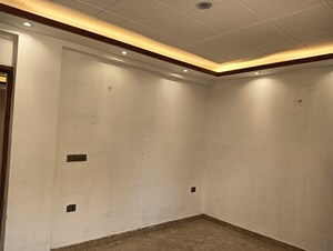 Room in 5 BHK Builder Floor at Ashoka Enclave – for Rent